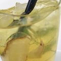 UniKorn Glitzer Sprizz mit Tonic auf Eis
